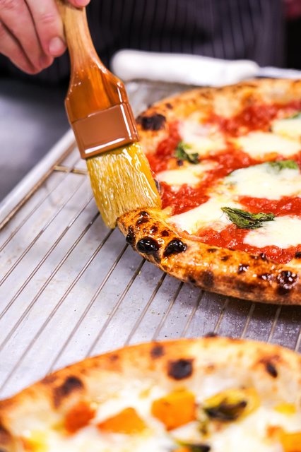 /media_files/images/Pizza.max-640x640.jpg