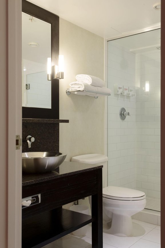 Standard King Bathroom.jpg